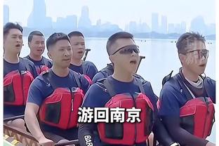 化身铁匠！鲍威尔10投2中仅得8分1断躺赢一场